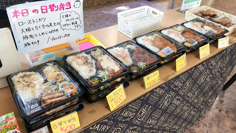 学内での弁当販売の風景